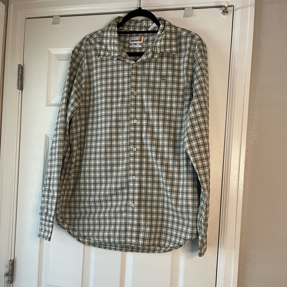 NWOT men’s plaid green Timberland button down shirt. Reg fit, size L.